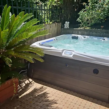 2-bed Sleeps 5 With Hot Tub * ראפאלו