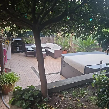 Apartmán 2-bed Sleeps 5 With Hot Tub Rapallo