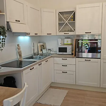 2-bed Sleeps 5 With Hot Tub *