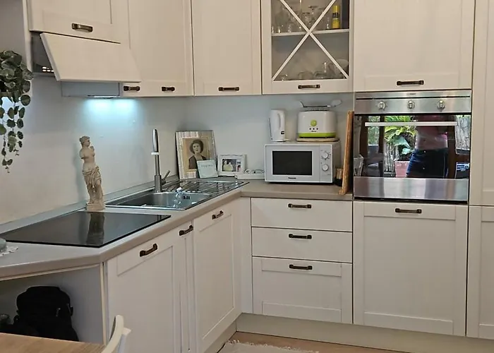 2-bed Sleeps 5 With Hot Tub *