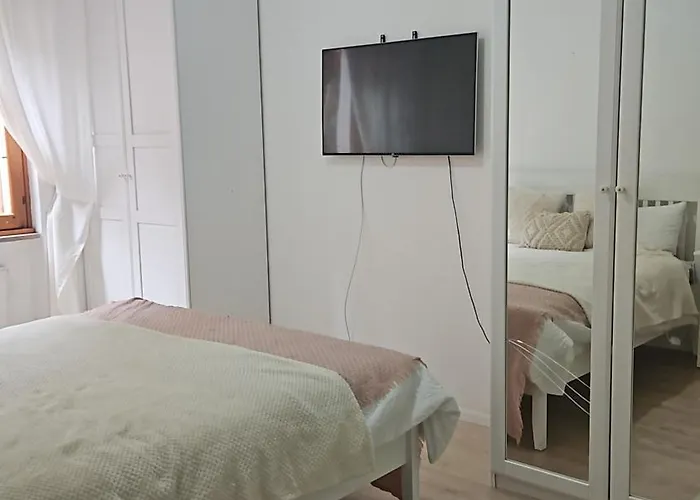 2-bed Sleeps 5 With Hot Tub Apartment Rapallo